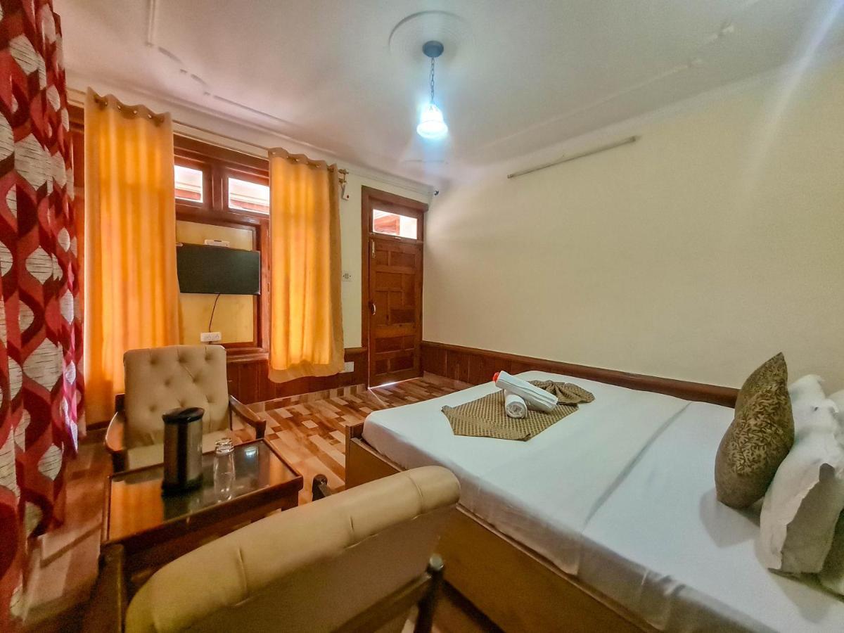 Hotel Pine Grove-Mall Road Manāli Dış mekan fotoğraf