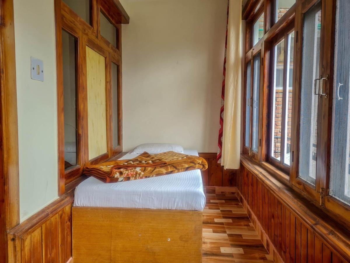 Hotel Pine Grove-Mall Road Manāli Dış mekan fotoğraf