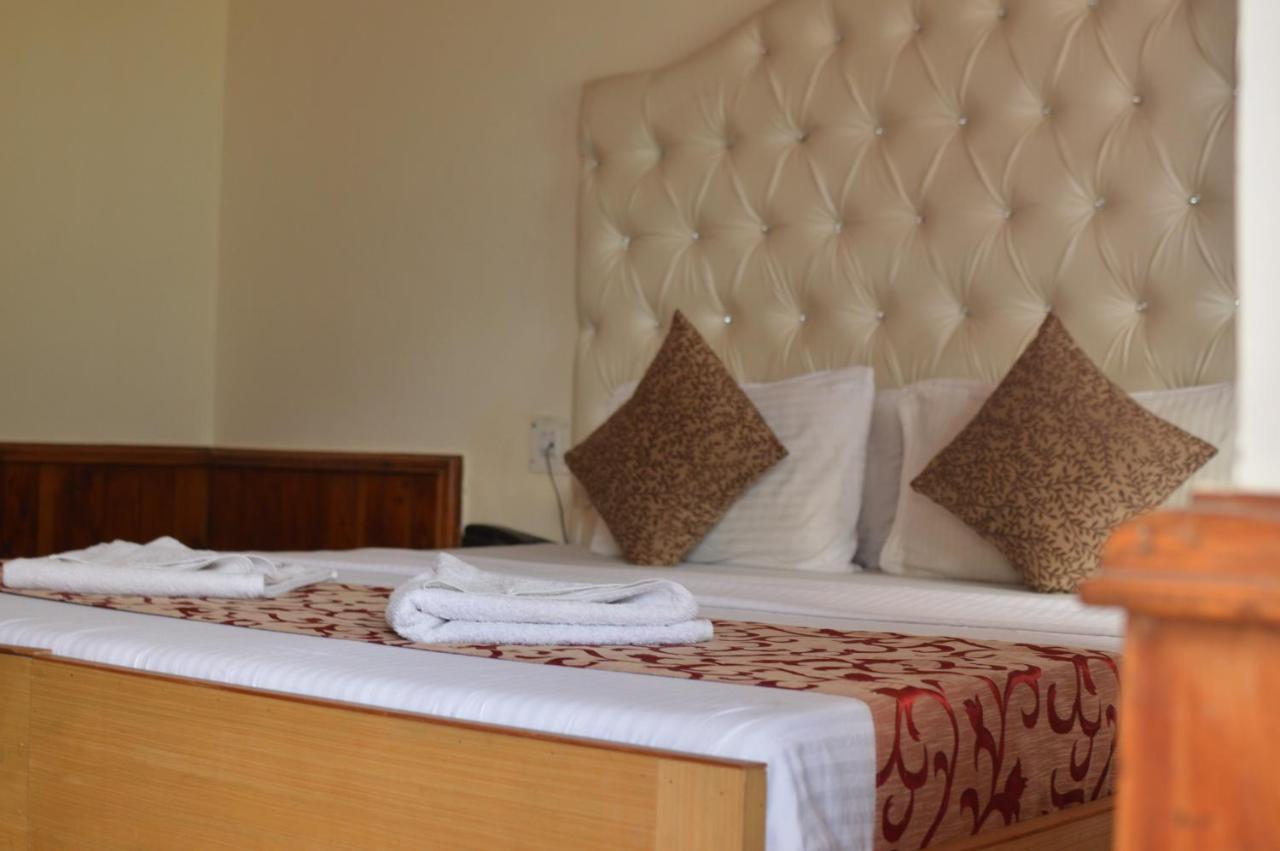 Hotel Pine Grove-Mall Road Manāli Dış mekan fotoğraf